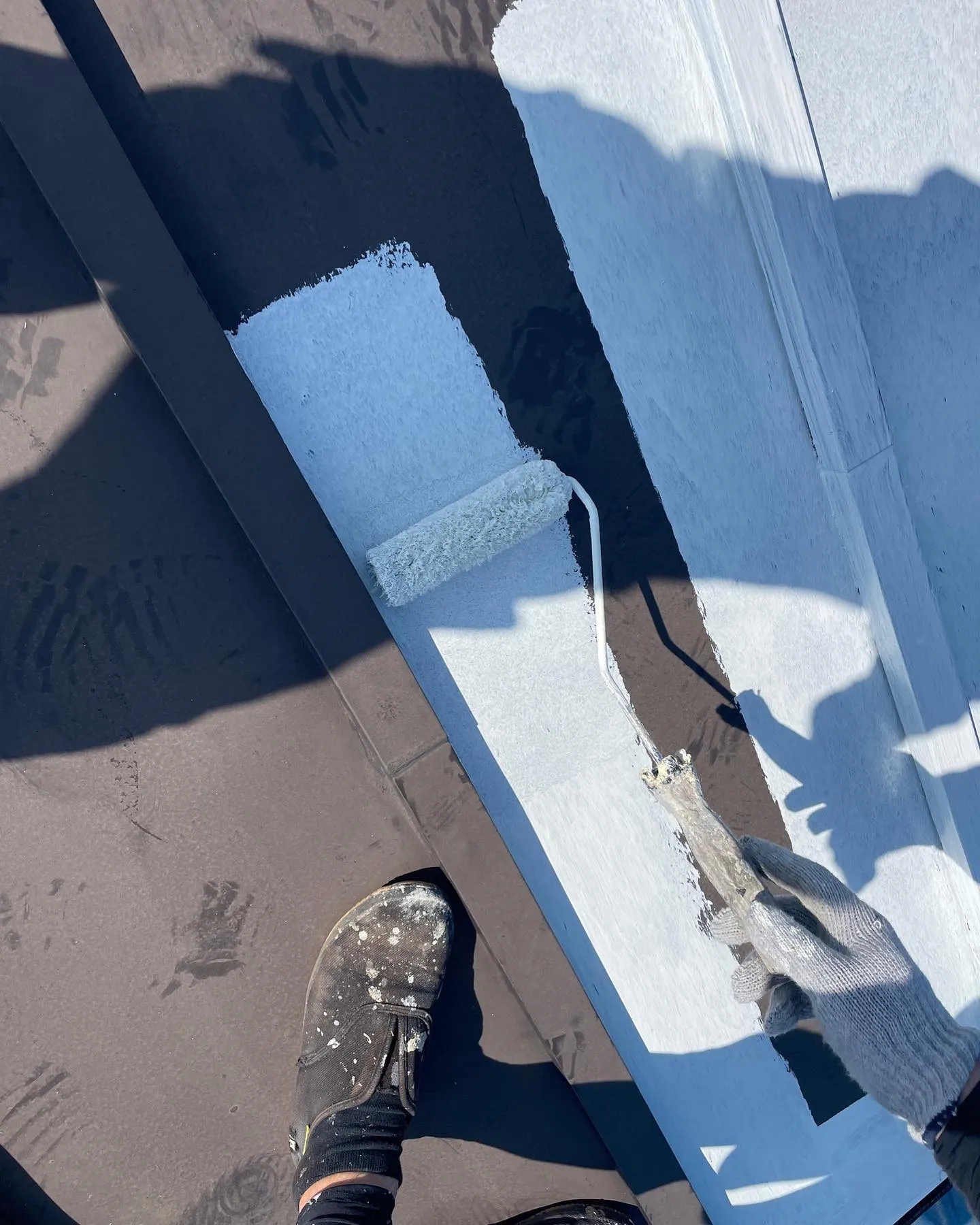 宇都宮市　瓦棒葺屋根塗り替え塗装　下塗りです。